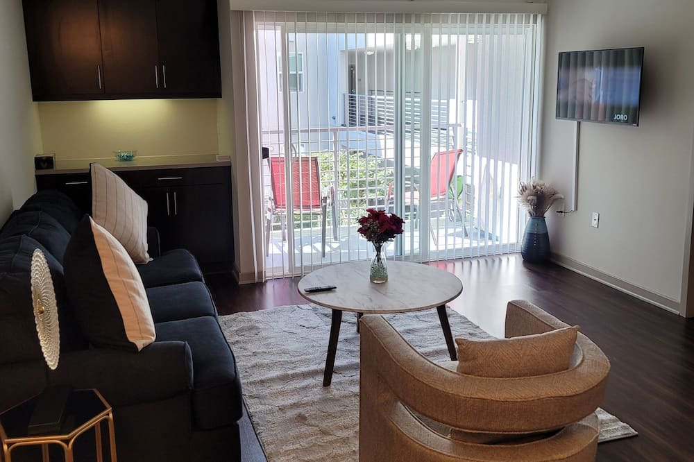 Photo of Livingroom in NoHo Arts District