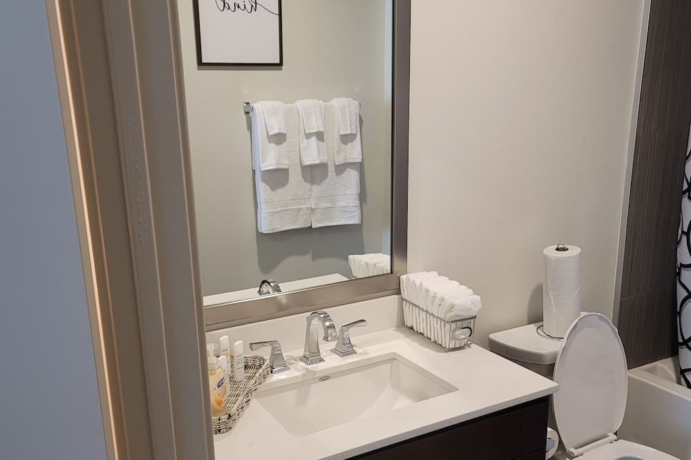 Photo of Bathroom in NoHo Arts District