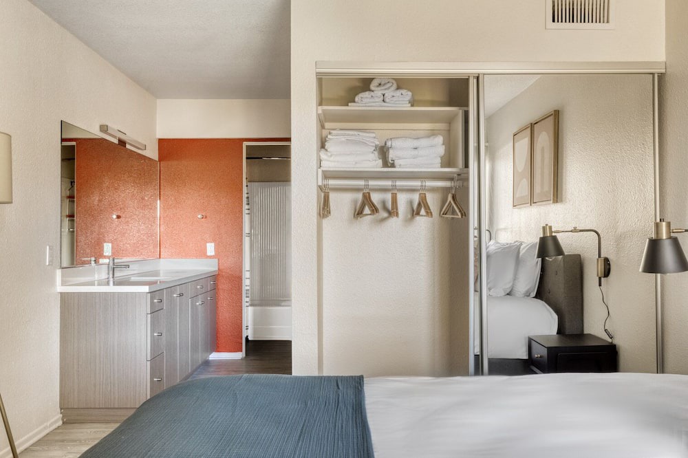 Photo of Bedroom in Los Angeles