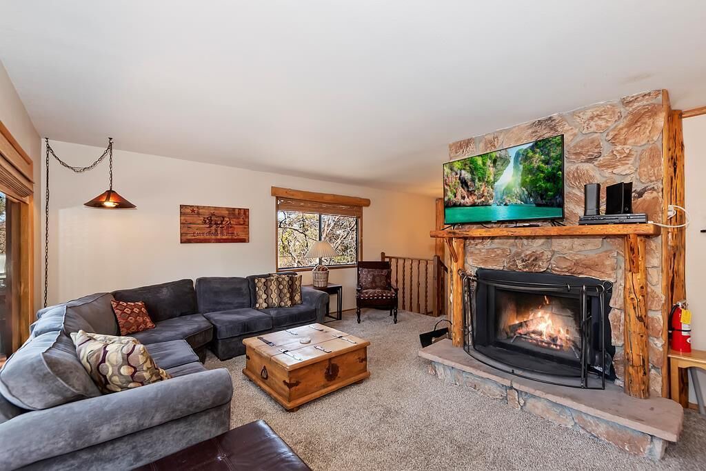 Photo of Livingroom in Upper Moonridge