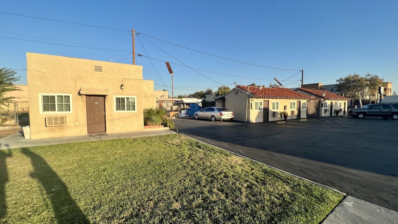 Photo of Livingroom in Pomona
