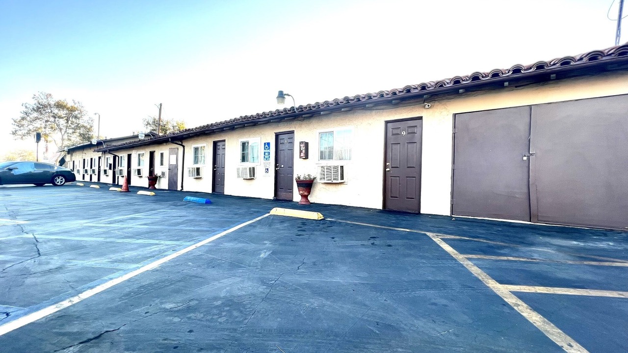 Photo of Livingroom in Pomona