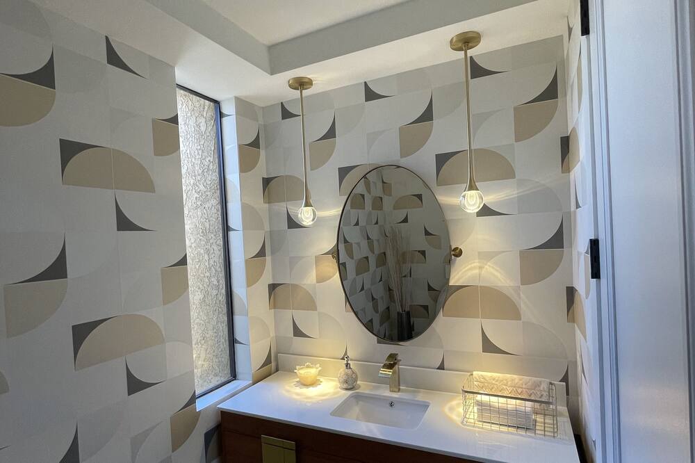 Photo of Bathroom in Bermuda Dunes
