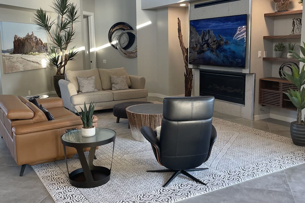 Photo of Livingroom in Bermuda Dunes