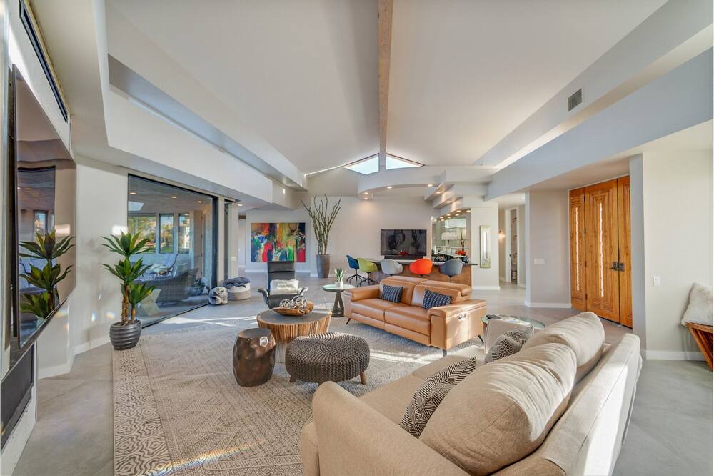 Photo of Livingroom in Bermuda Dunes