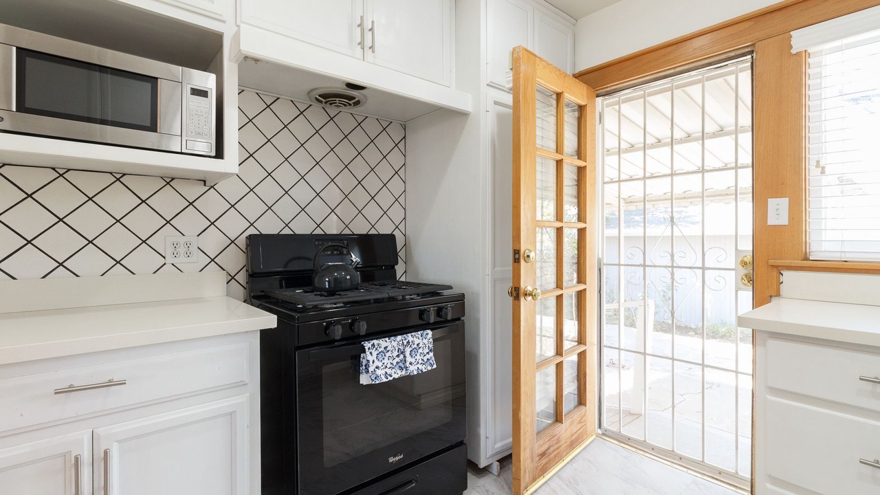Photo of Kitchen in Encino