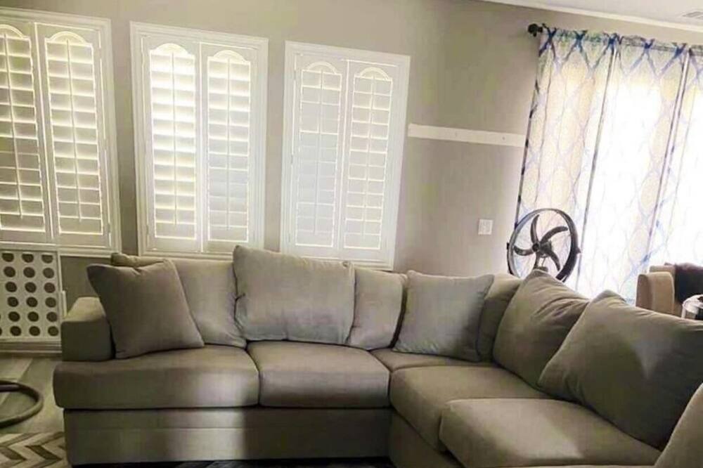 Photo of Livingroom in Colton
