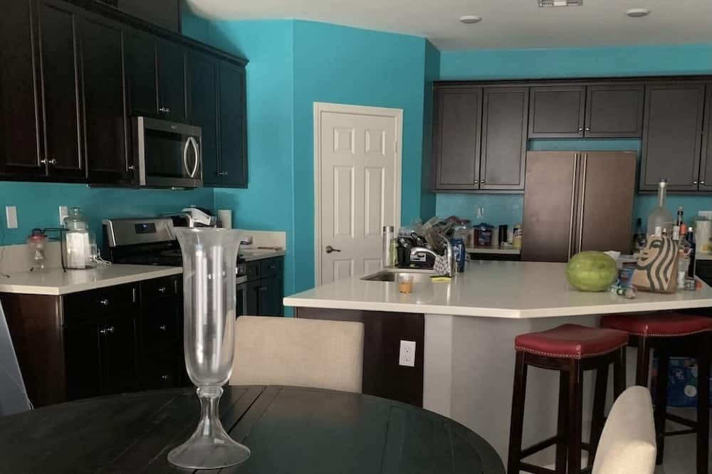 Photo of Kitchen in Colton