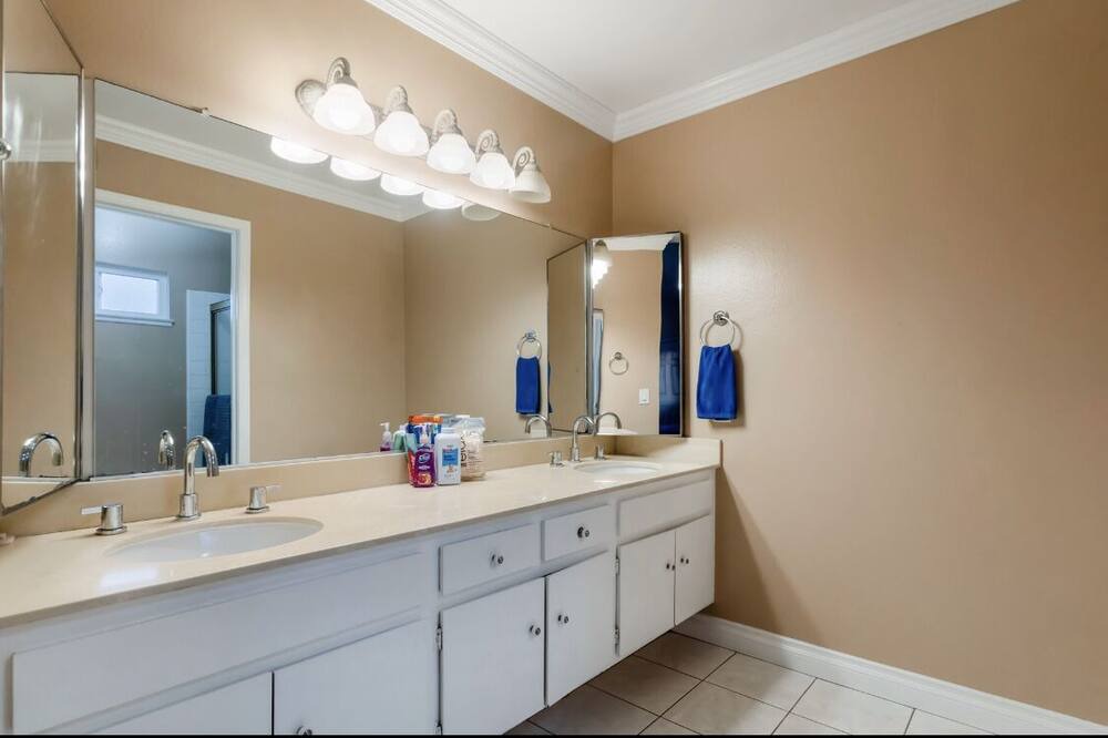 Photo of Bathroom in Fountain Valley