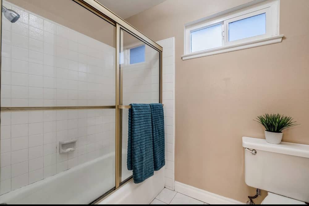 Photo of Bathroom in Fountain Valley