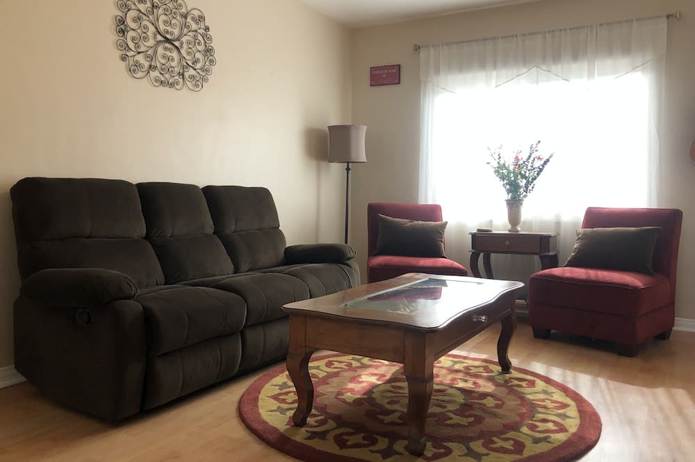 Photo of Livingroom in North Redondo