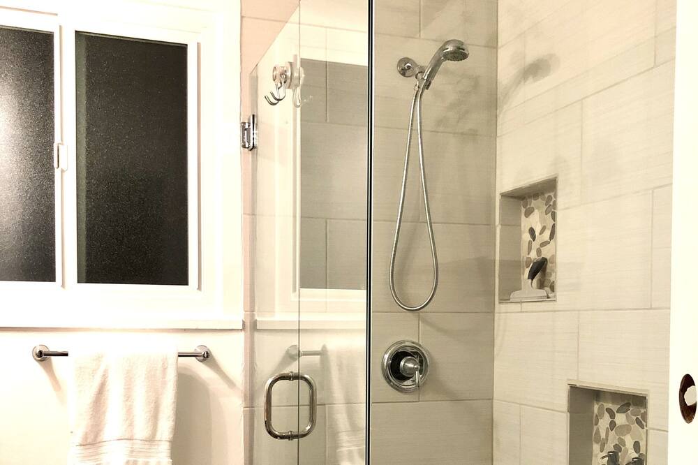 Photo of Bathroom in North Redondo