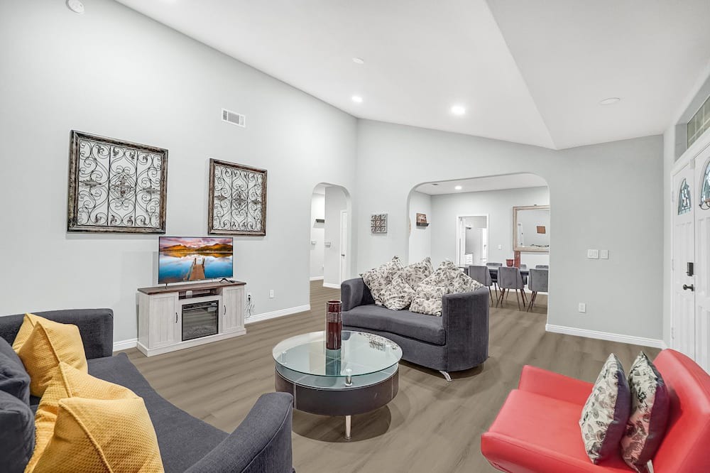Photo of Livingroom in Chino