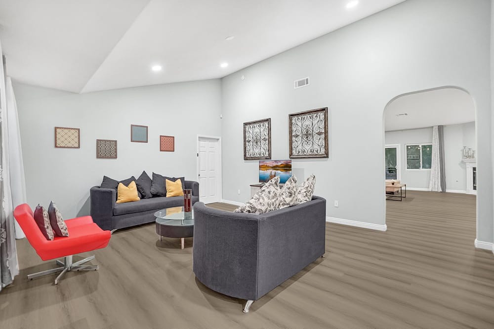 Photo of Bedroom in Chino