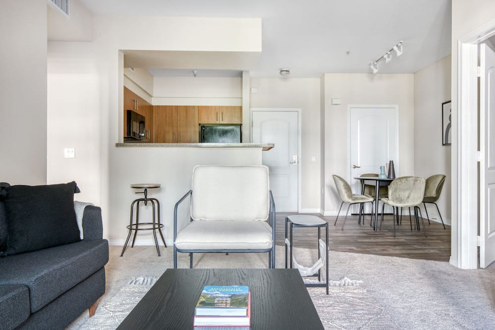 Photo of Livingroom in NoHo Arts District