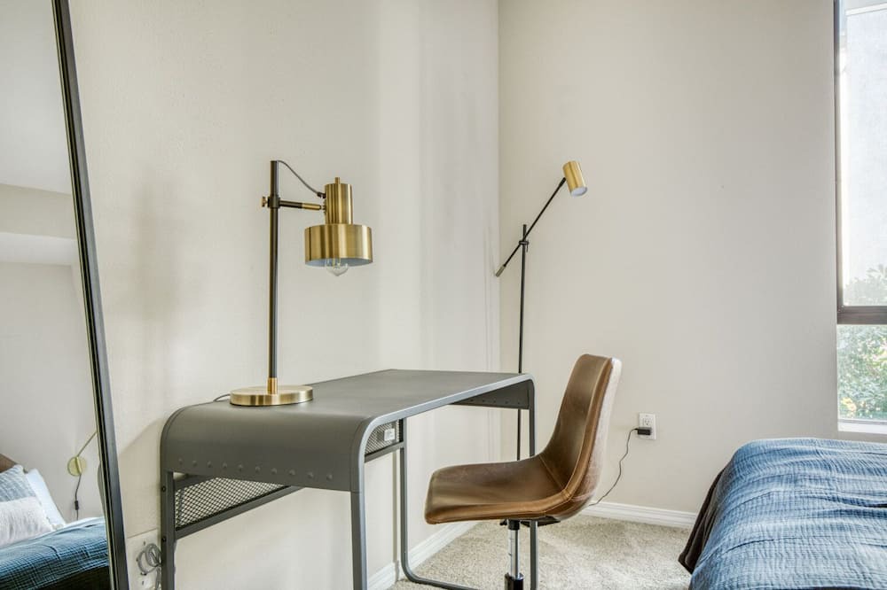 Photo of Bedroom in NoHo Arts District