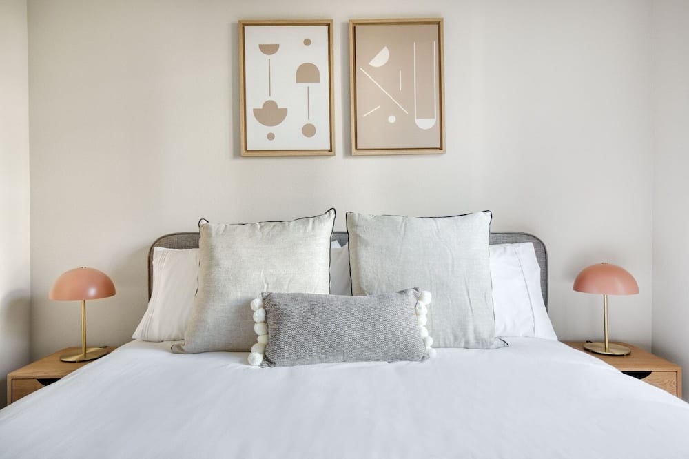 Photo of Bedroom in NoHo Arts District