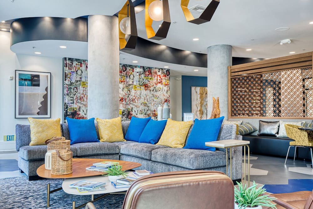 Photo of Livingroom in NoHo Arts District