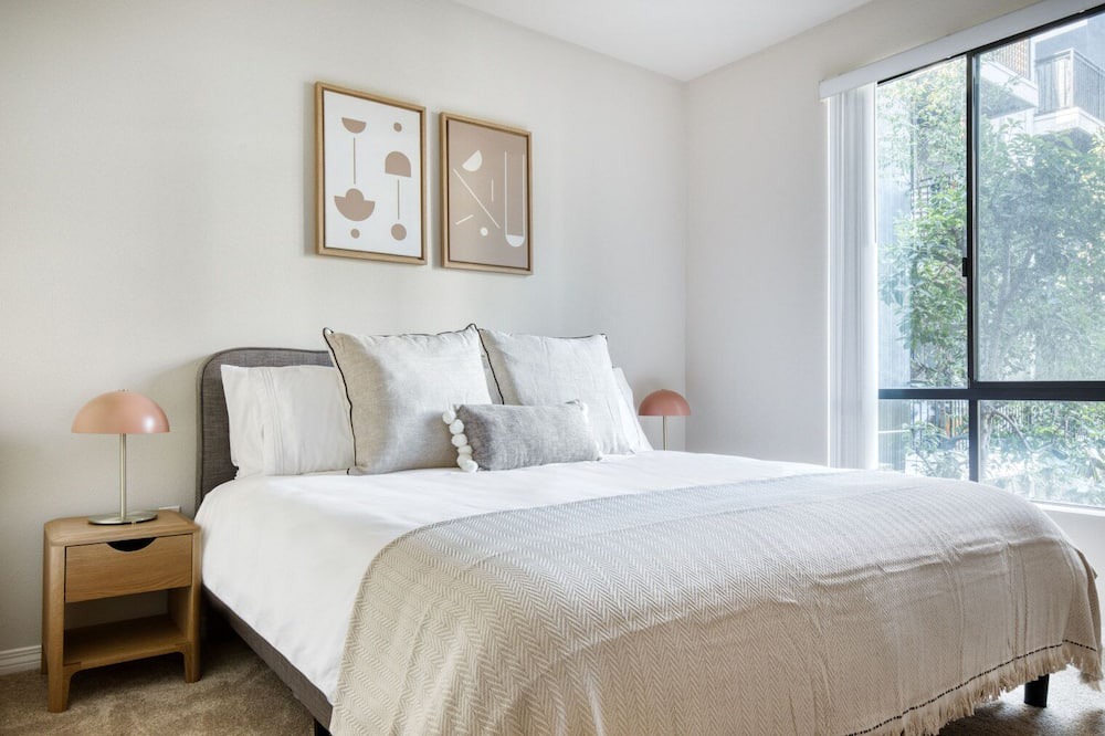 Photo of Bedroom in NoHo Arts District