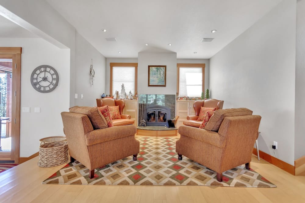 Photo of Livingroom in Bear Valley