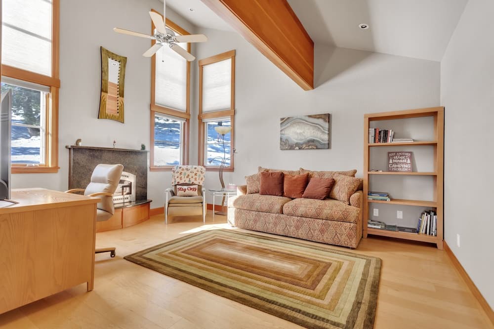 Photo of Livingroom in Bear Valley