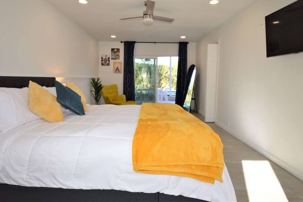Photo of Bedroom in Cathedral City Cove