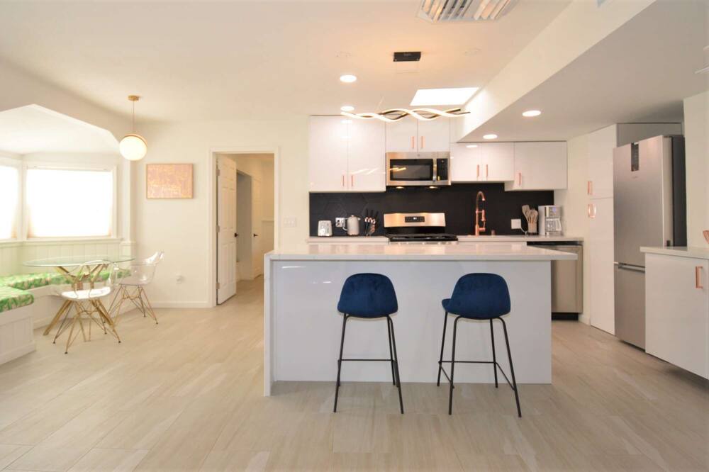 Photo of Kitchen in Cathedral City Cove