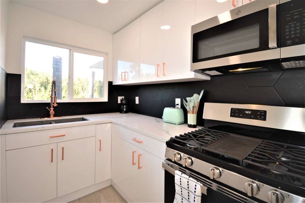 Photo of Kitchen in Cathedral City Cove