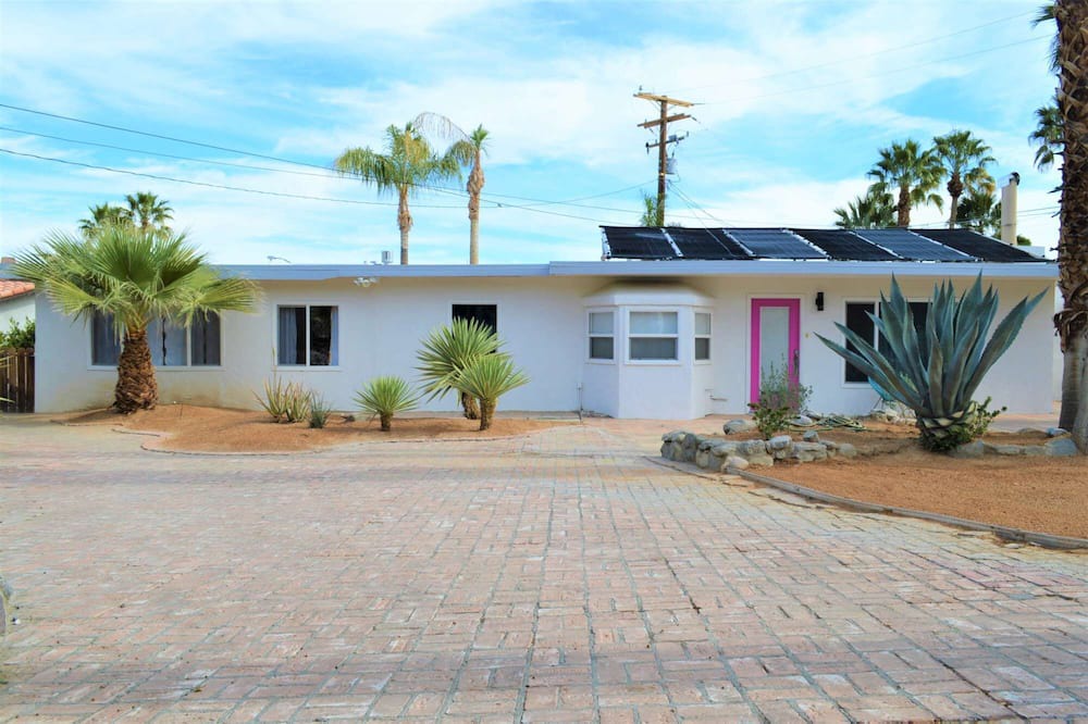 Photo of Outdoor in Cathedral City Cove