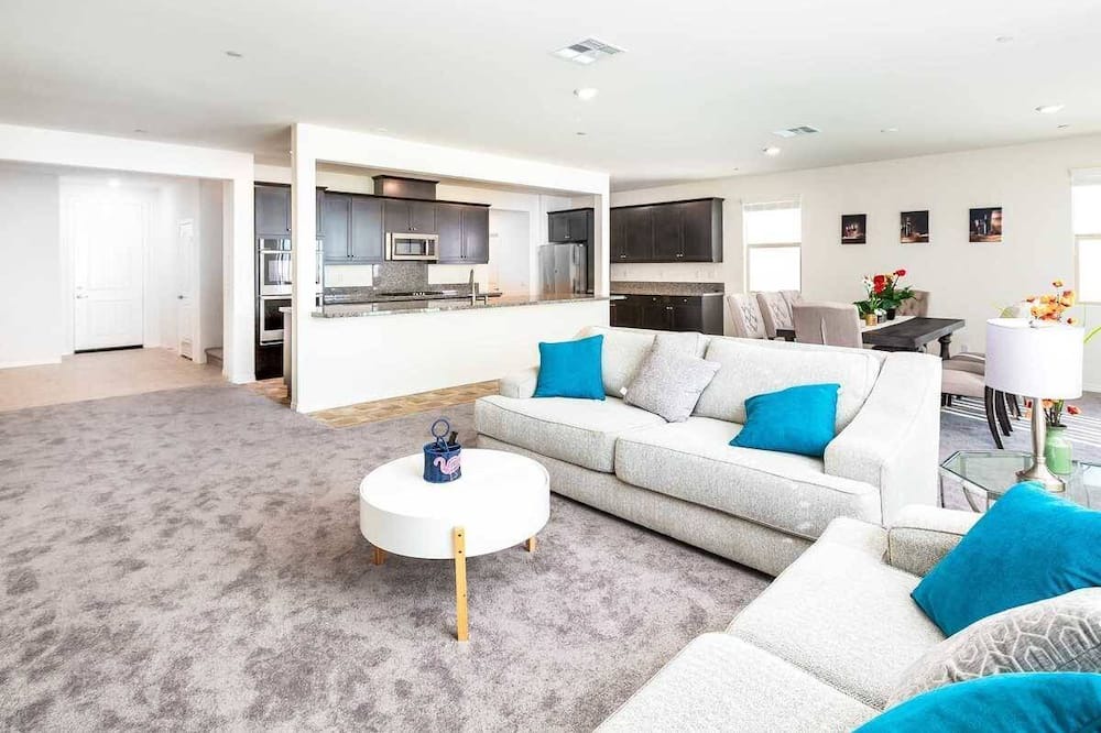 Photo of Livingroom in Jurupa Valley