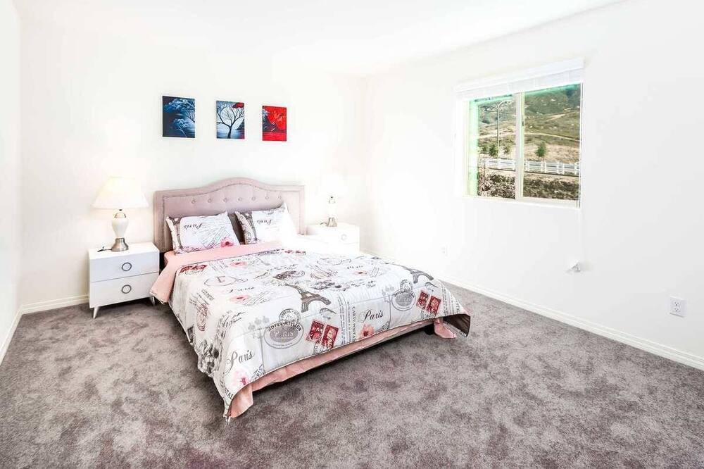 Photo of Bedroom in Jurupa Valley