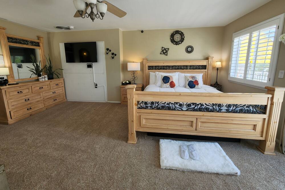 Photo of Bedroom in Murrieta