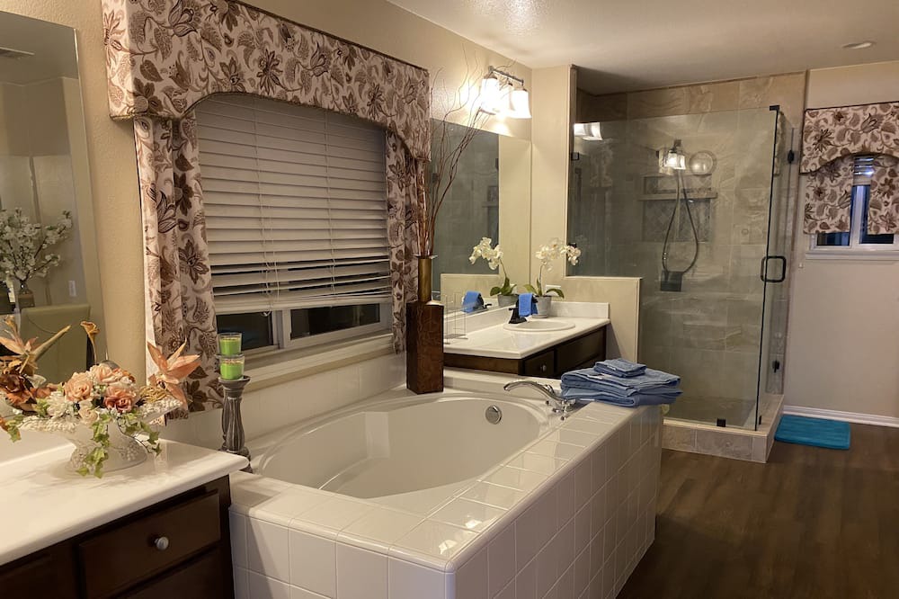 Photo of Bedroom in Murrieta