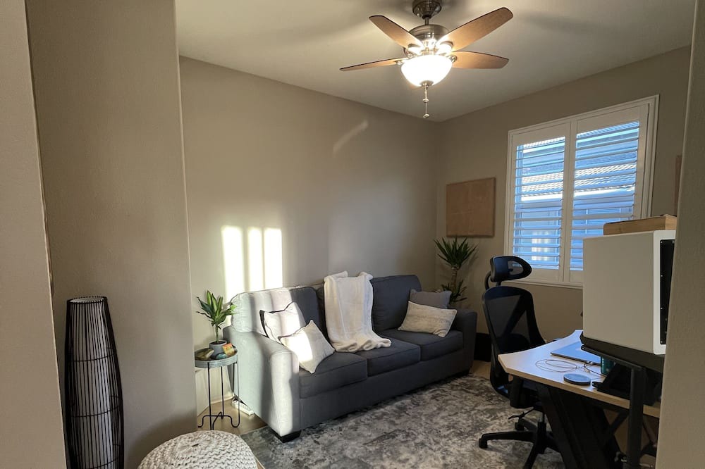 Photo of Livingroom in Anaheim Hills