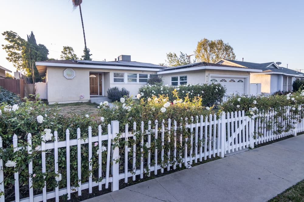 Photo of Outdoor in Reseda