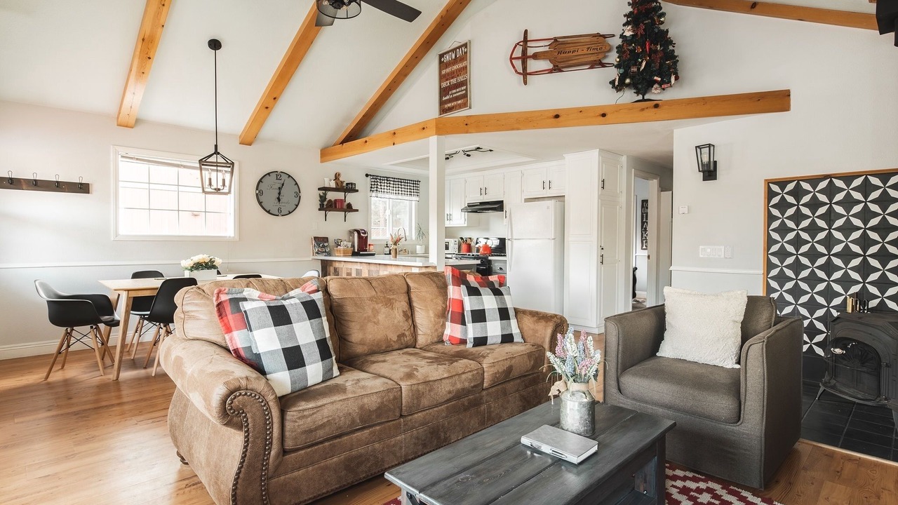 Photo of Livingroom in Big Bear Lake