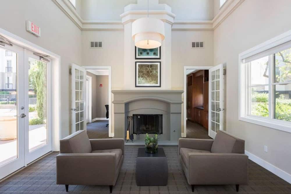 Photo of Livingroom in East San Mateo
