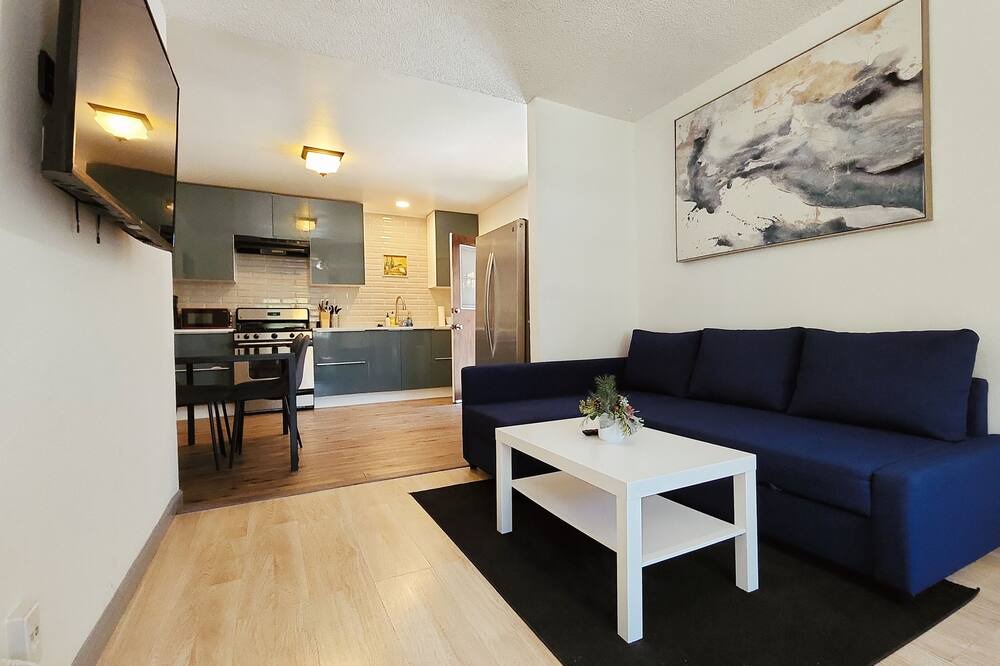 Photo of Livingroom in North Central