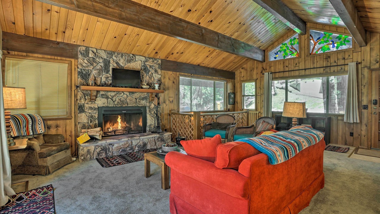 Photo of Livingroom in Crestline