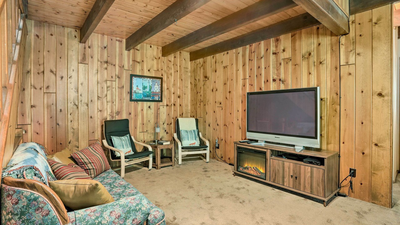 Photo of Livingroom in Crestline