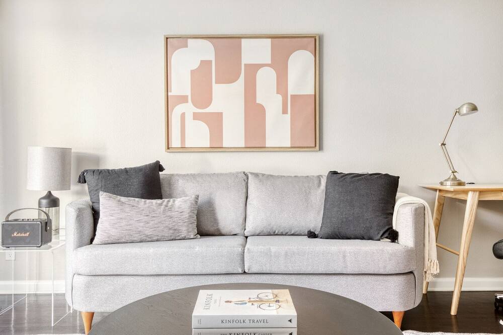 Photo of Livingroom in Rampart Village