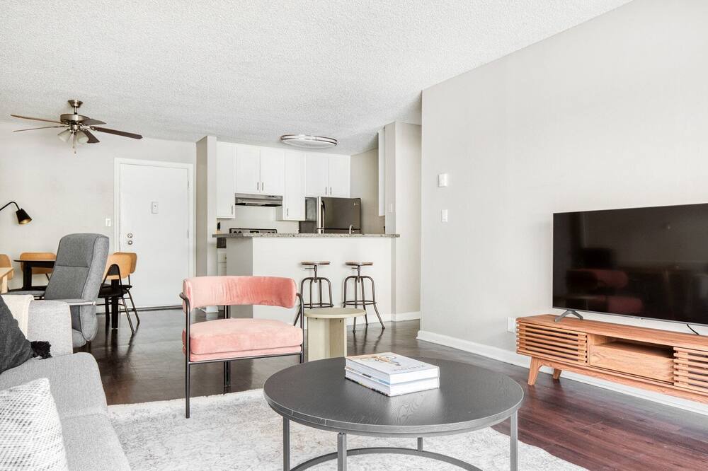 Photo of Livingroom in Rampart Village