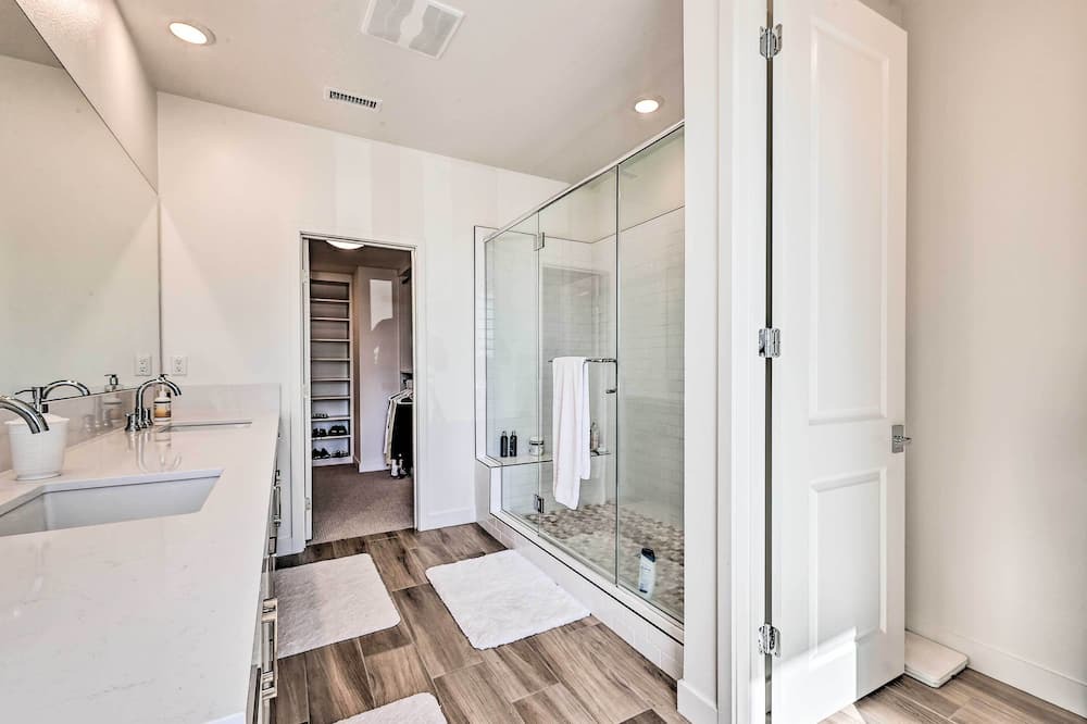 Photo of Bathroom in Del Obispo
