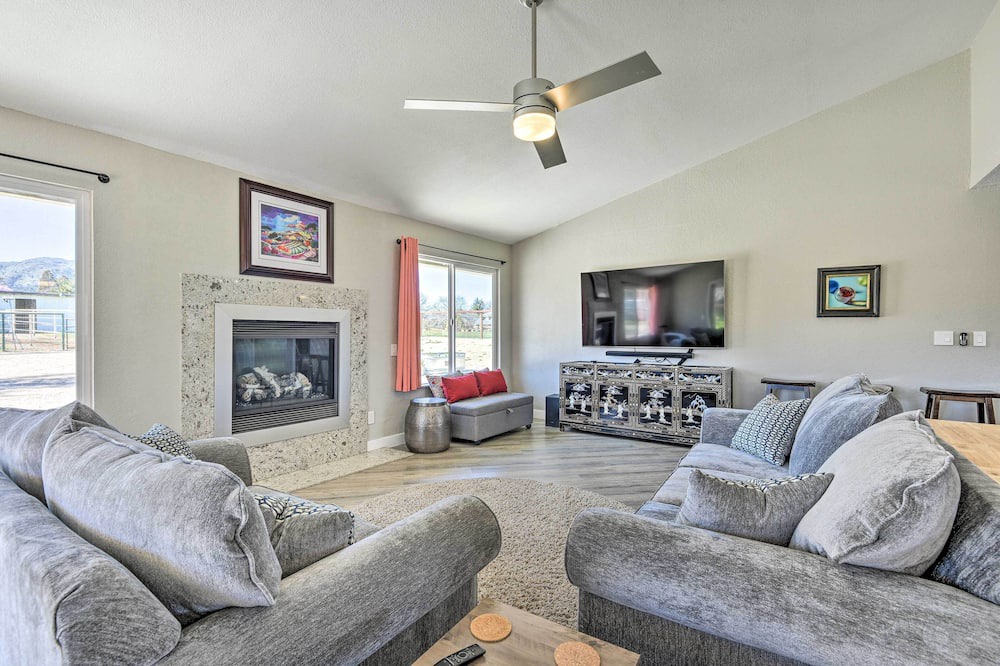Photo of Bedroom in Golden Hills