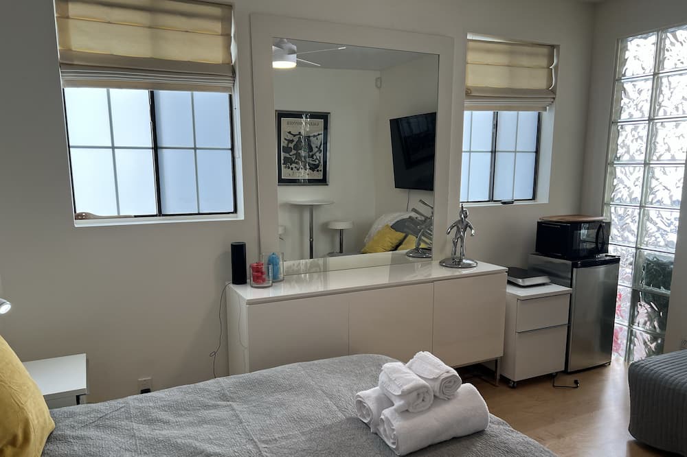 Photo of Bedroom in Silver Strand