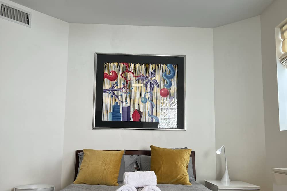 Photo of Bedroom in Silver Strand