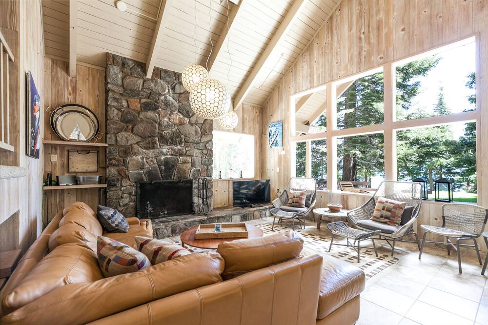 Photo of Livingroom in El Dorado County
