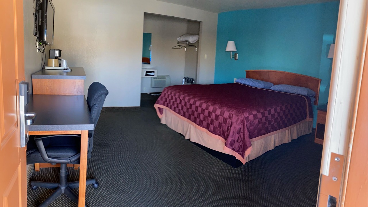 Photo of Bedroom in Lone Pine