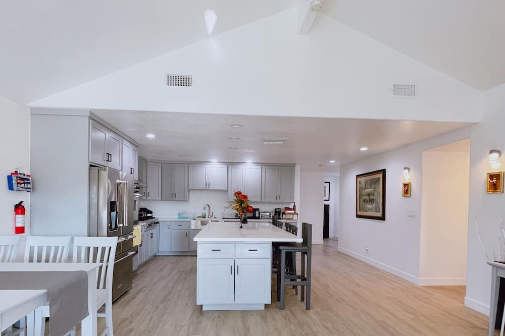 Photo of Livingroom in Southwest Anaheim