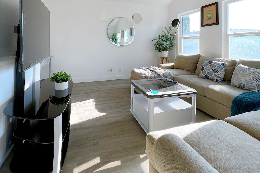 Photo of Livingroom in Southwest Anaheim